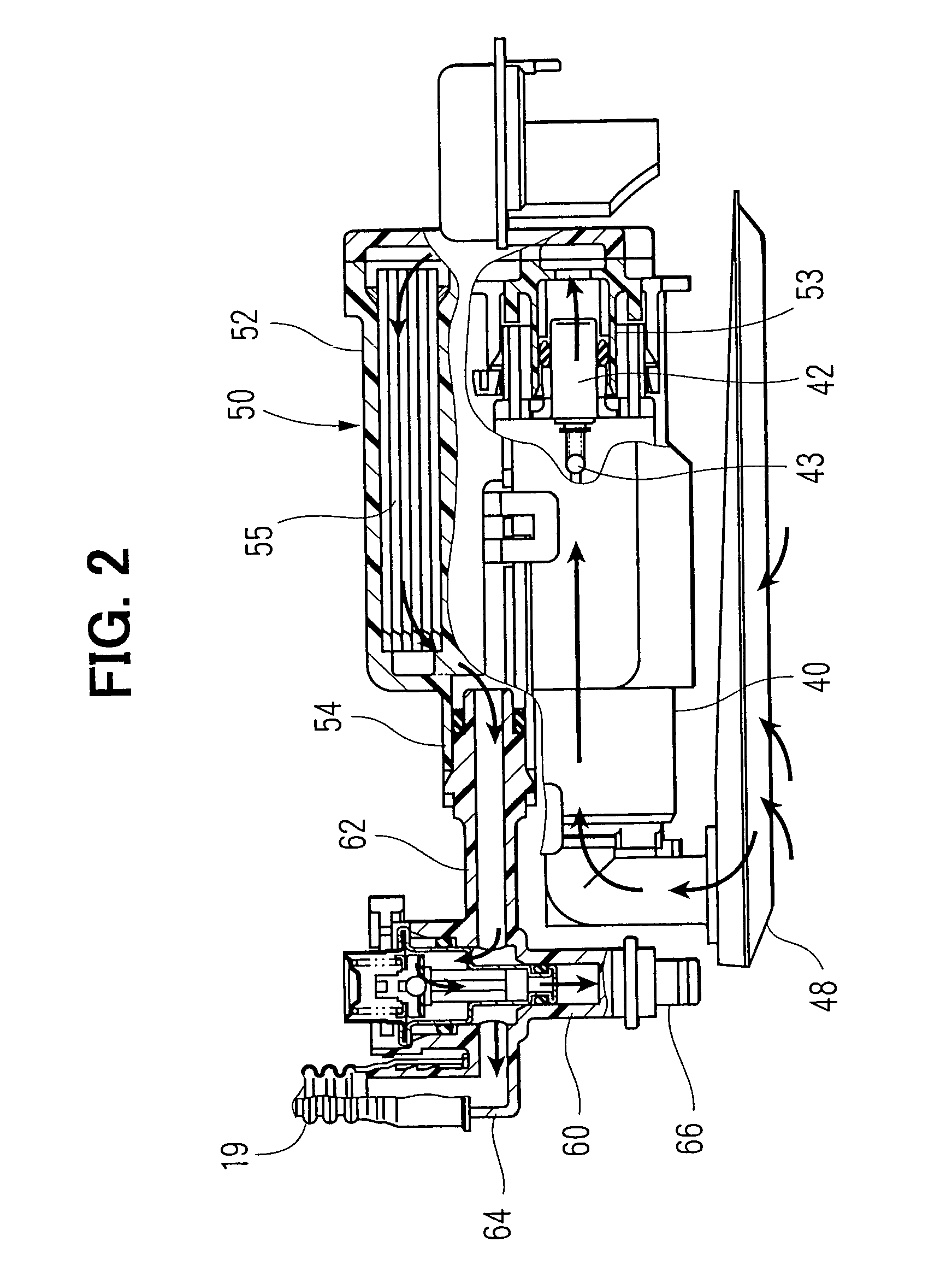 Fuel feed apparatus having conductive members grounded each other