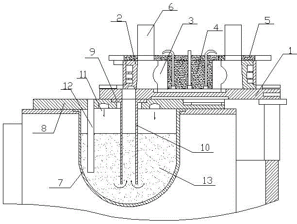 Low-pressure casting segmented mold and method for casing aluminum alloy pattern ring through low-pressure casting segmented mold