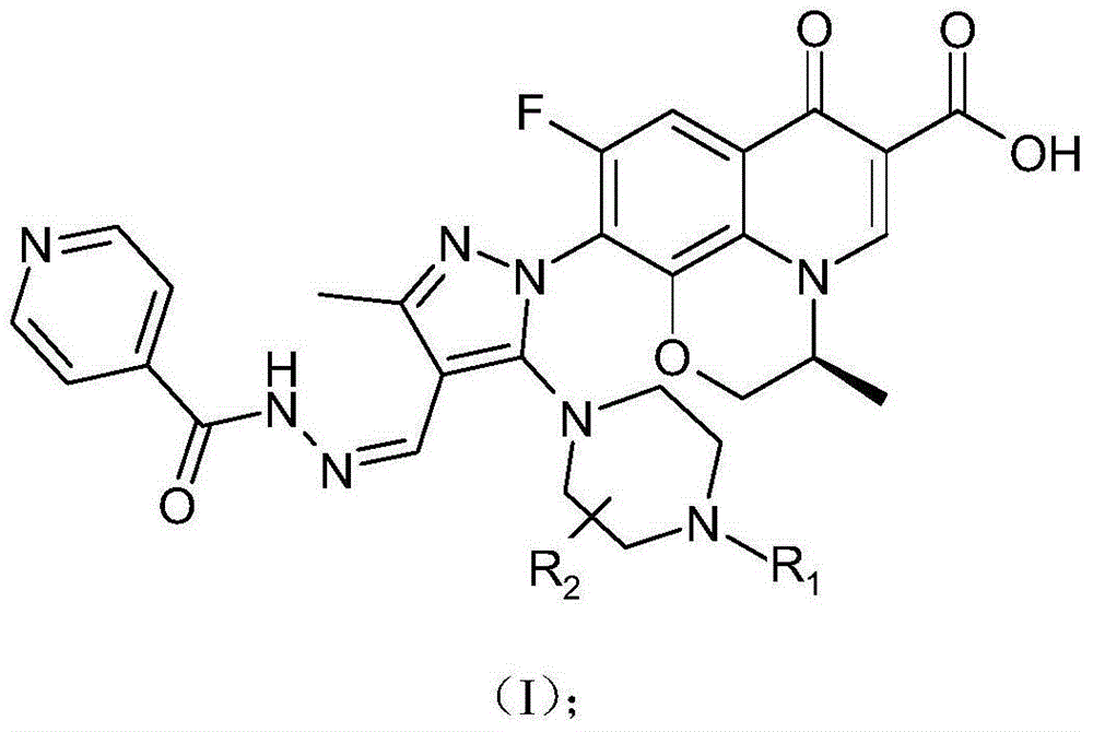Chirality 7-(piperazine-substituted pyrazol aldehyde condensation isoniazide) fluoroquinolone carboxylic acid derivative as well as preparation method and application thereof