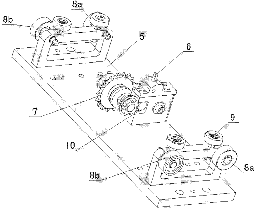 A sprocket accumulation type conveyor turning drive mechanism