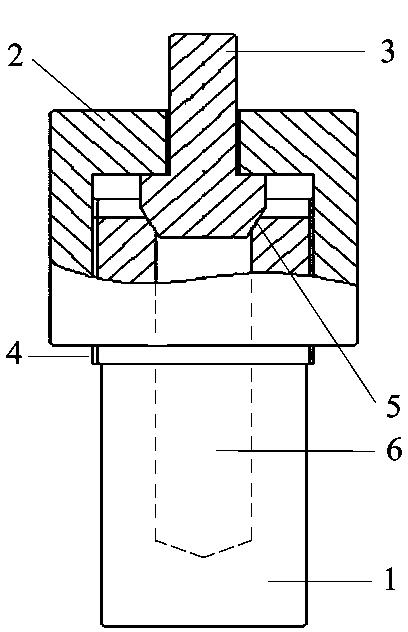 Safety high-temperature and high-pressure reaction vessel sealing structure for solvothermal synthesis