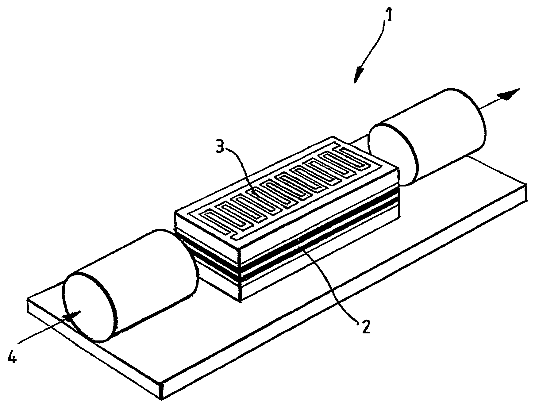 Acousto-optical device based on phonon-induced polaritonic band gaps