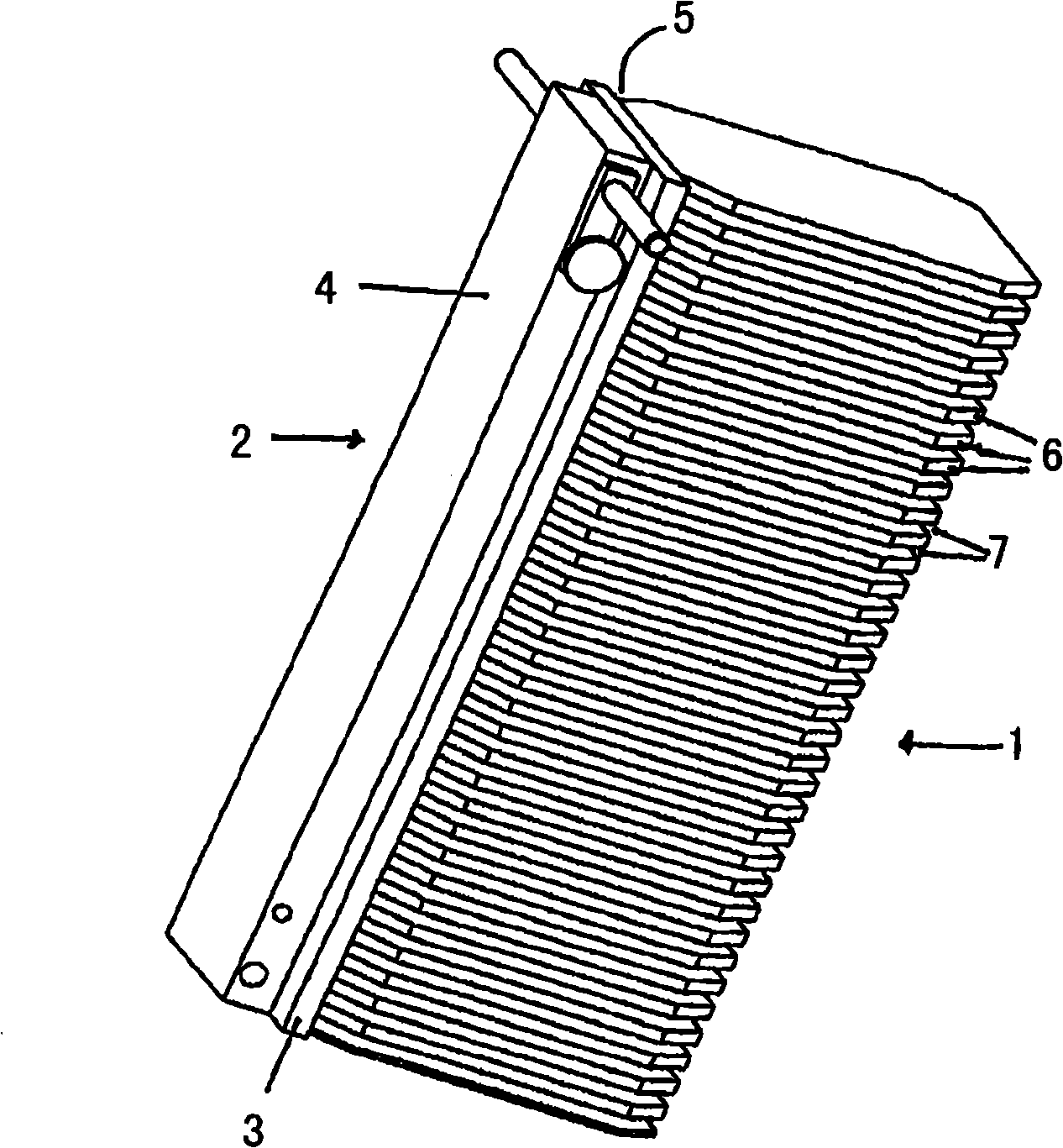 Apparatus and method for cleaning of objects, in particular of thin discs