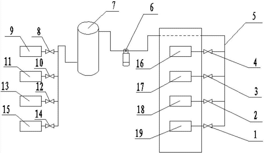 Automatic filtering device and method as well as cleaning machine