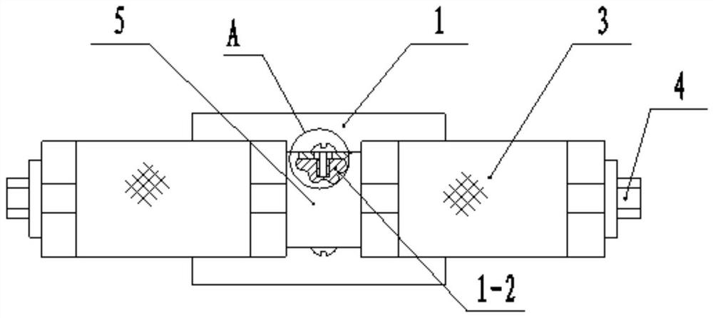 Board hammer with dual functions of striking and squeezing