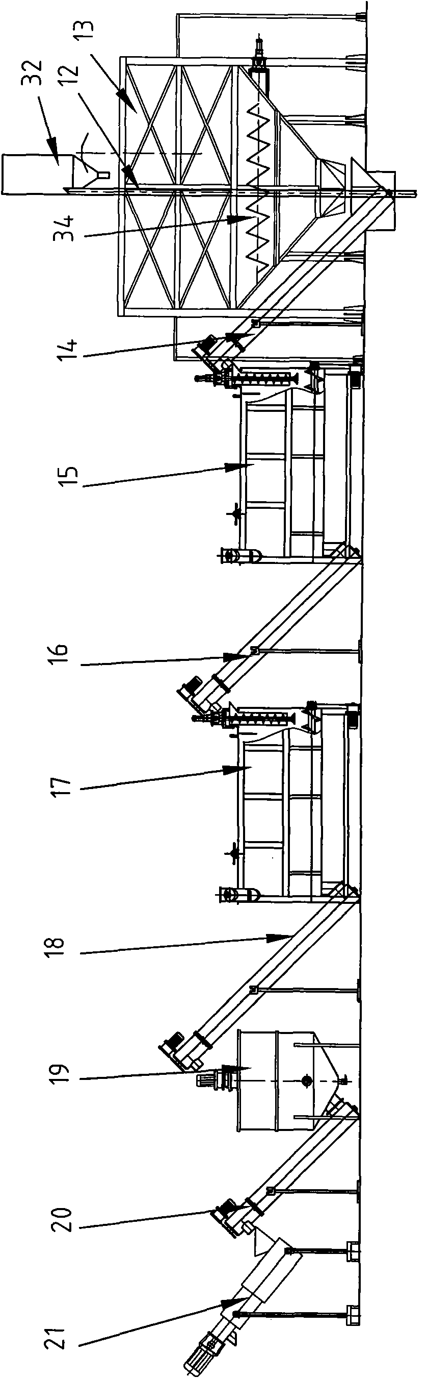 Device for producing regenerative polyester bottle chips by using waste plastics and production process thereof