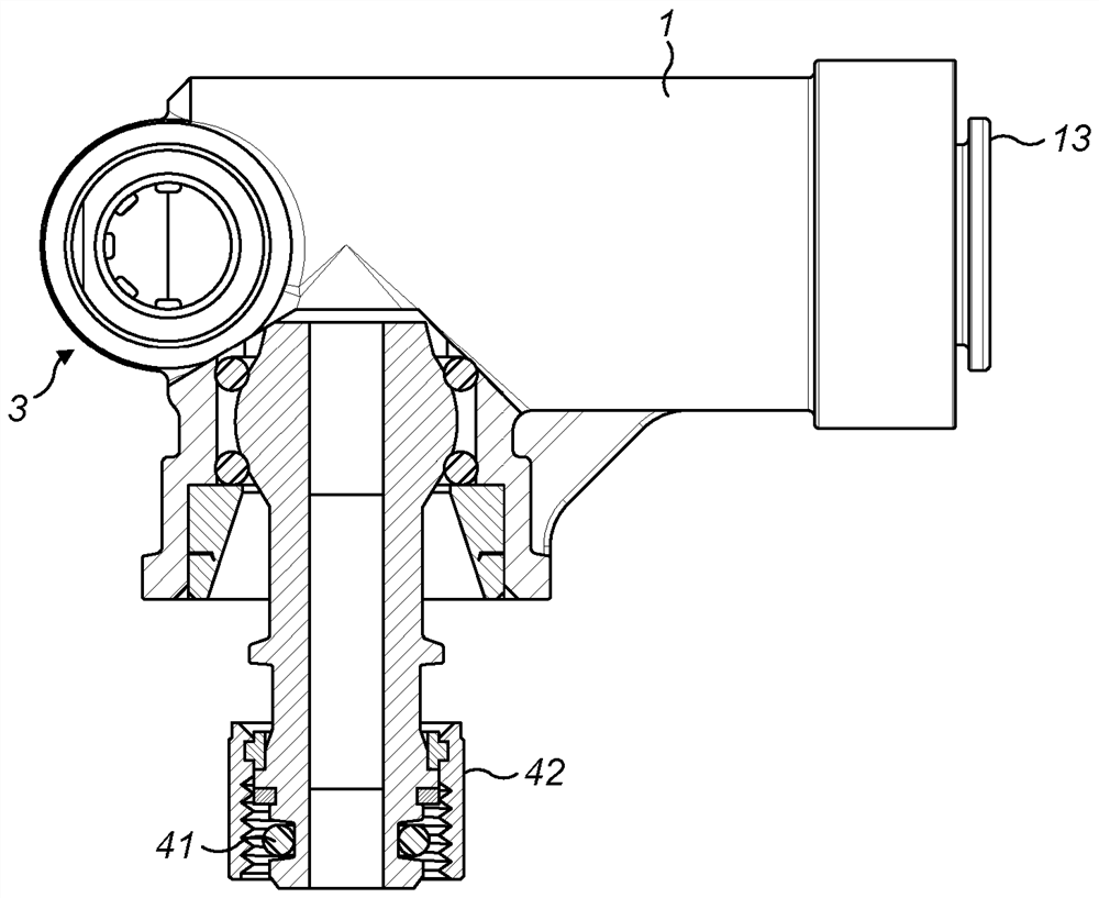 Coaxial beverage keg connector comprising a ball joint