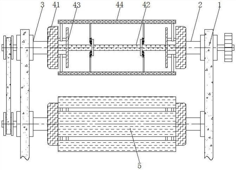 High-flatness wrinkle-preventing copper foil laminating device