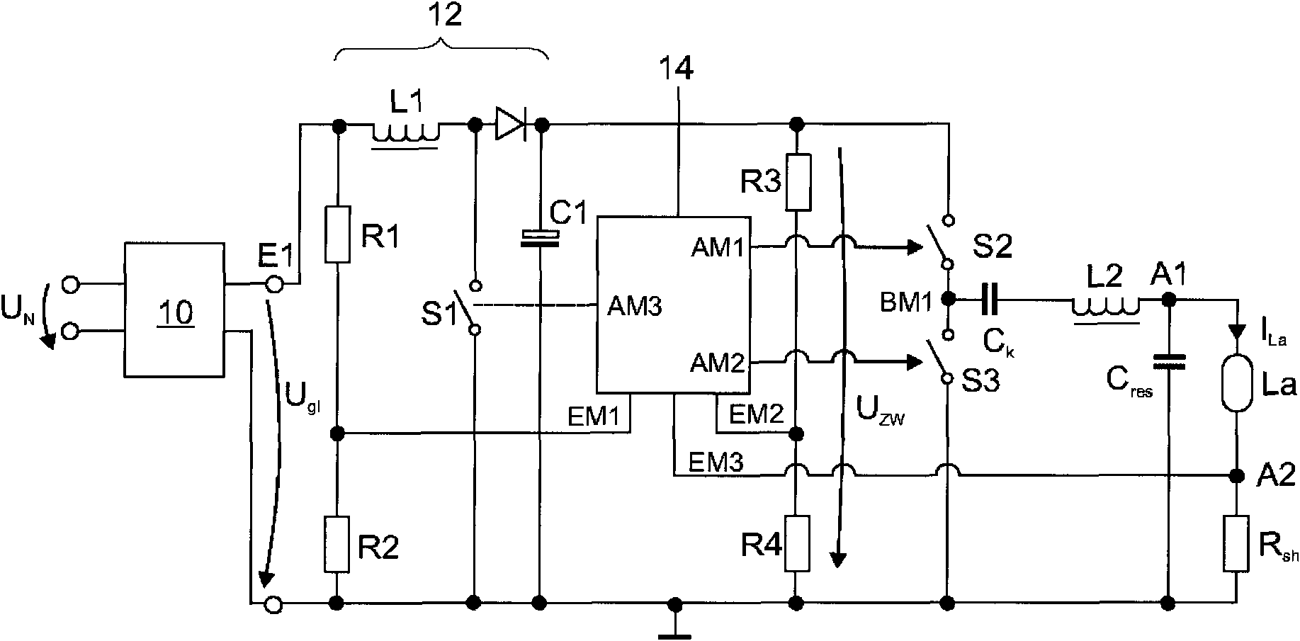 Electronic ballast for operating at least two different types of discharge lamps