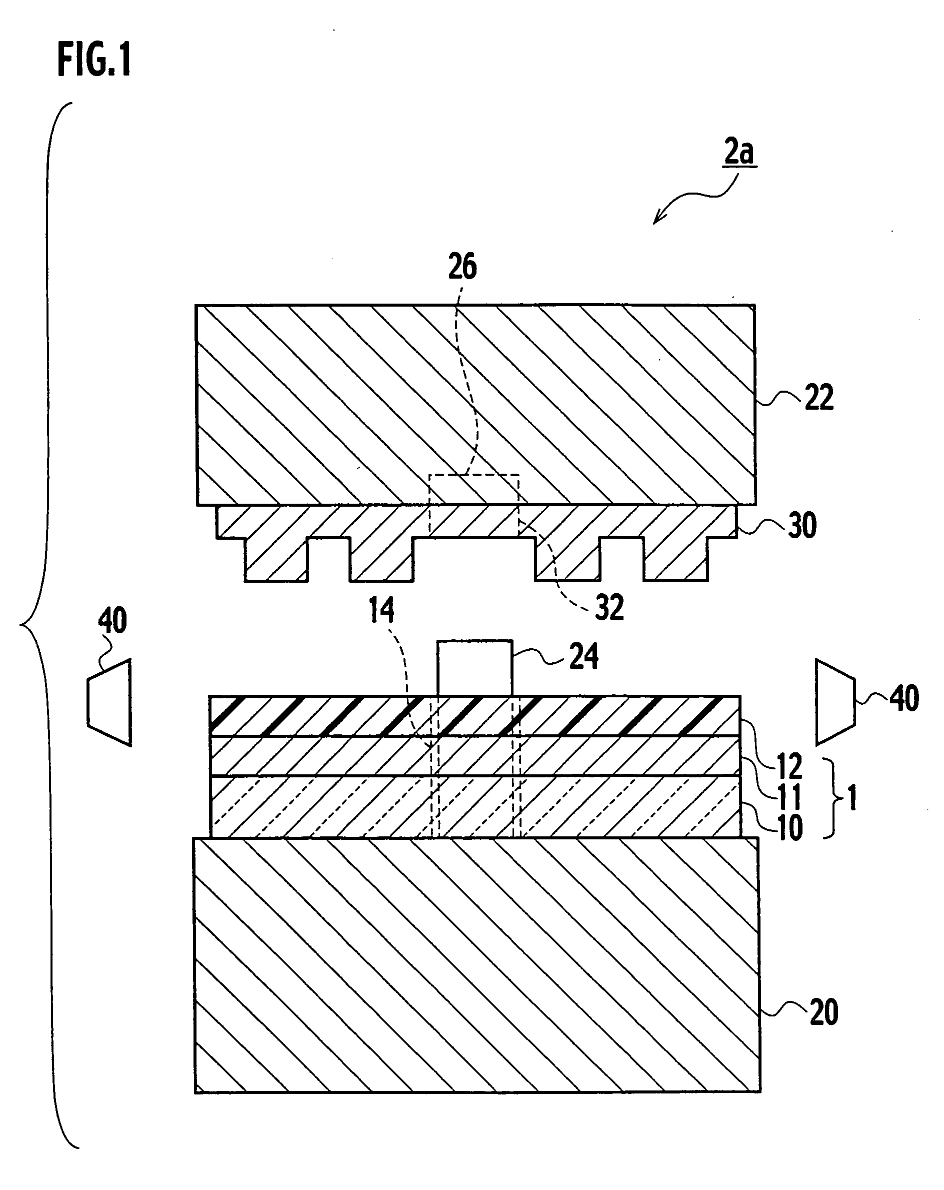 Imprint apparatus and method for imprinting
