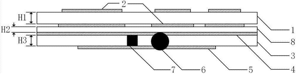 Broadband string series-feed circular polarization patch antenna