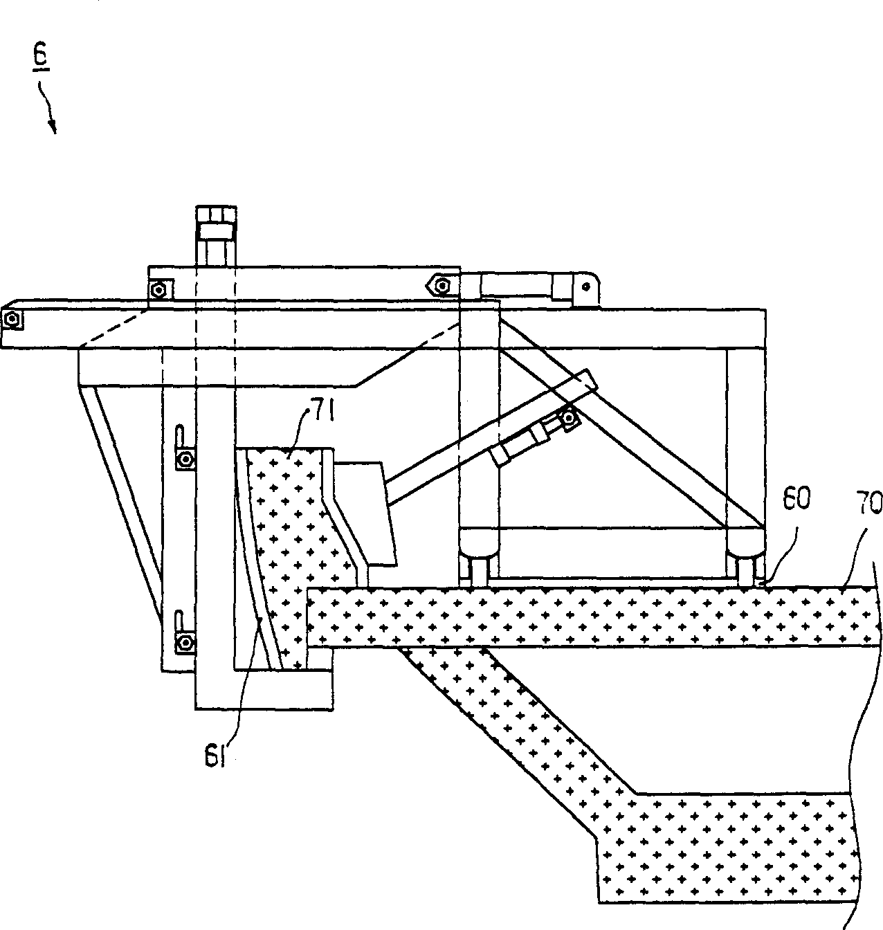 Semiautomatic propelling construction mechanism for bridge parapet