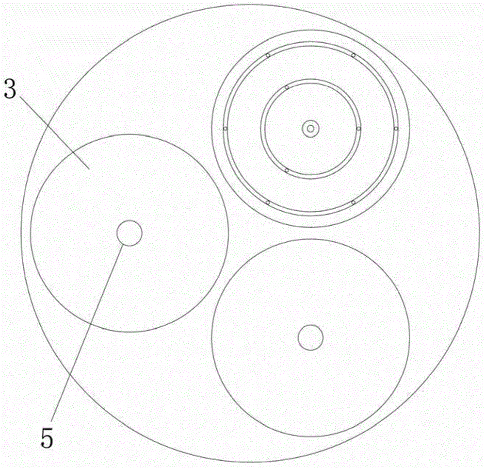 Tray capable of eliminating warping of wafers