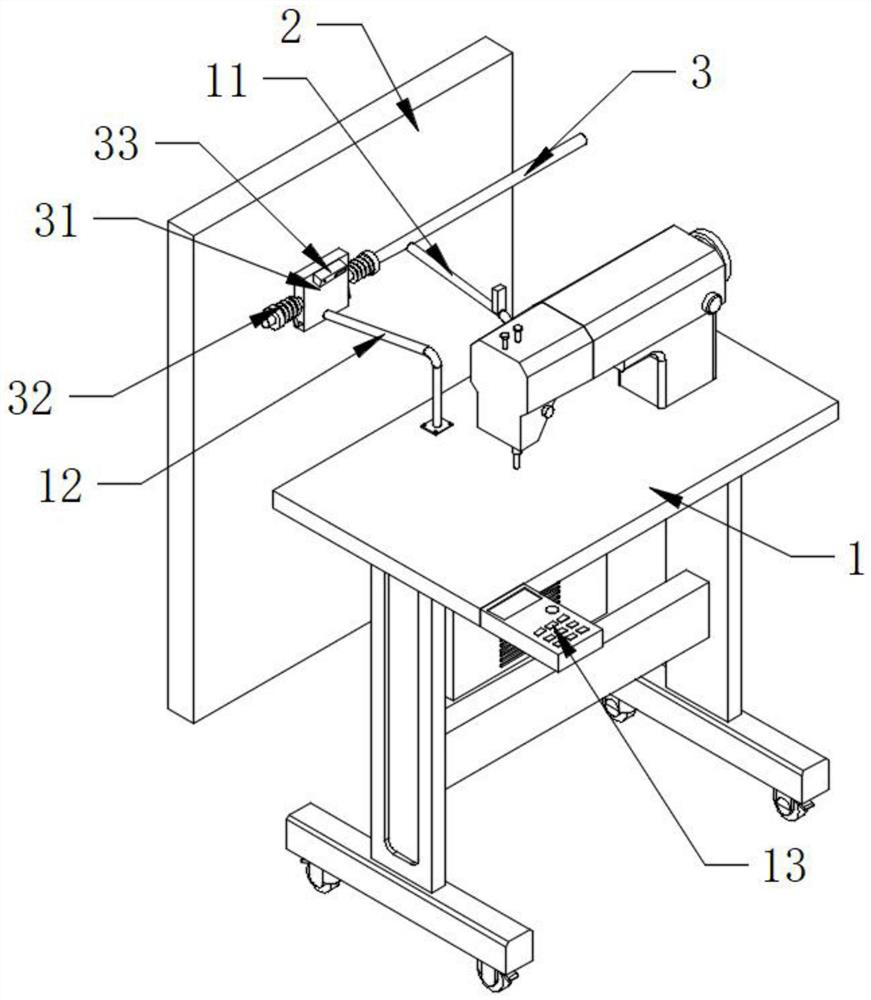 Automatic cloth conveying device and automatic cloth conveying line