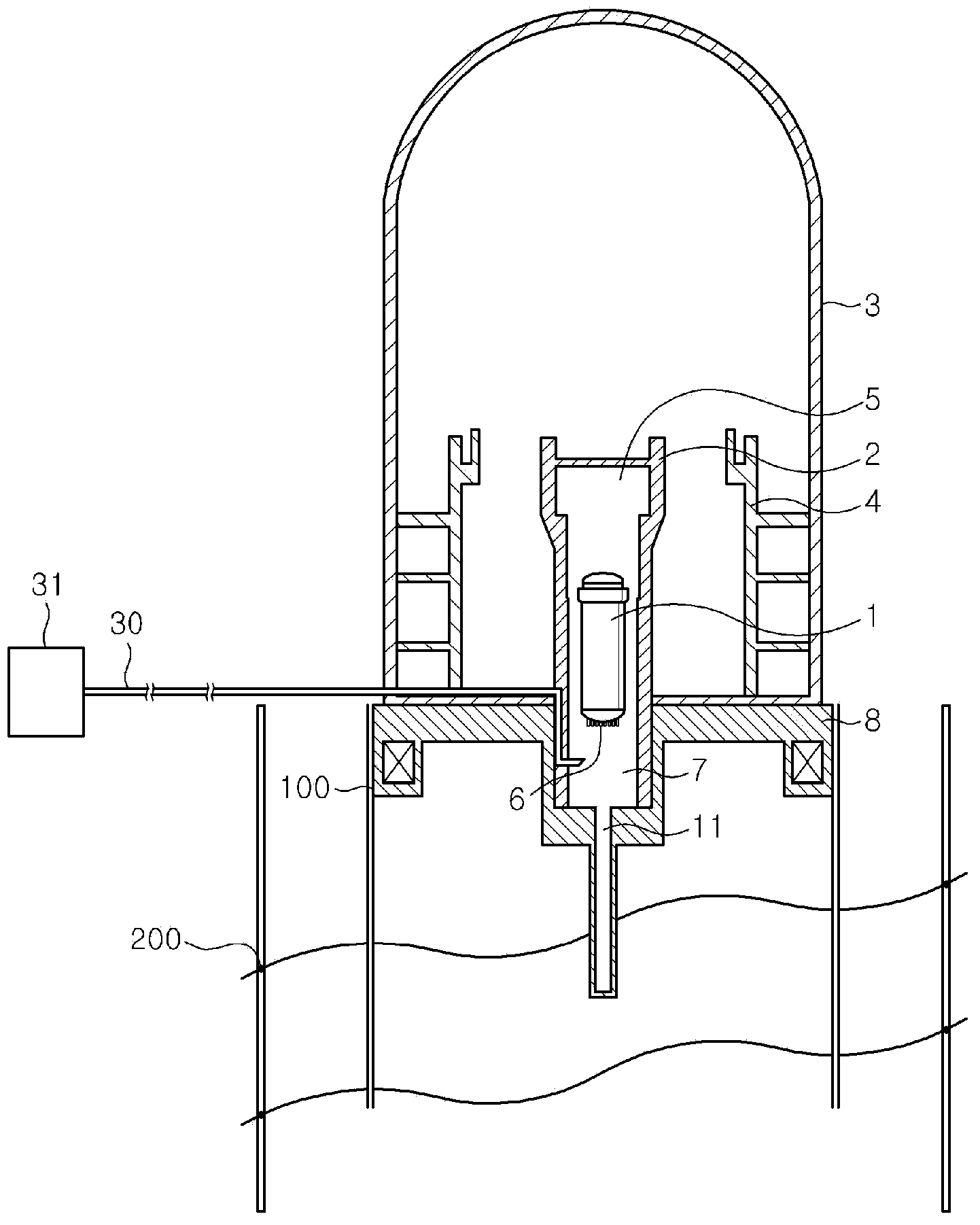 Apparatus for treating molten atomic reactor fuel rod using vertical cavity