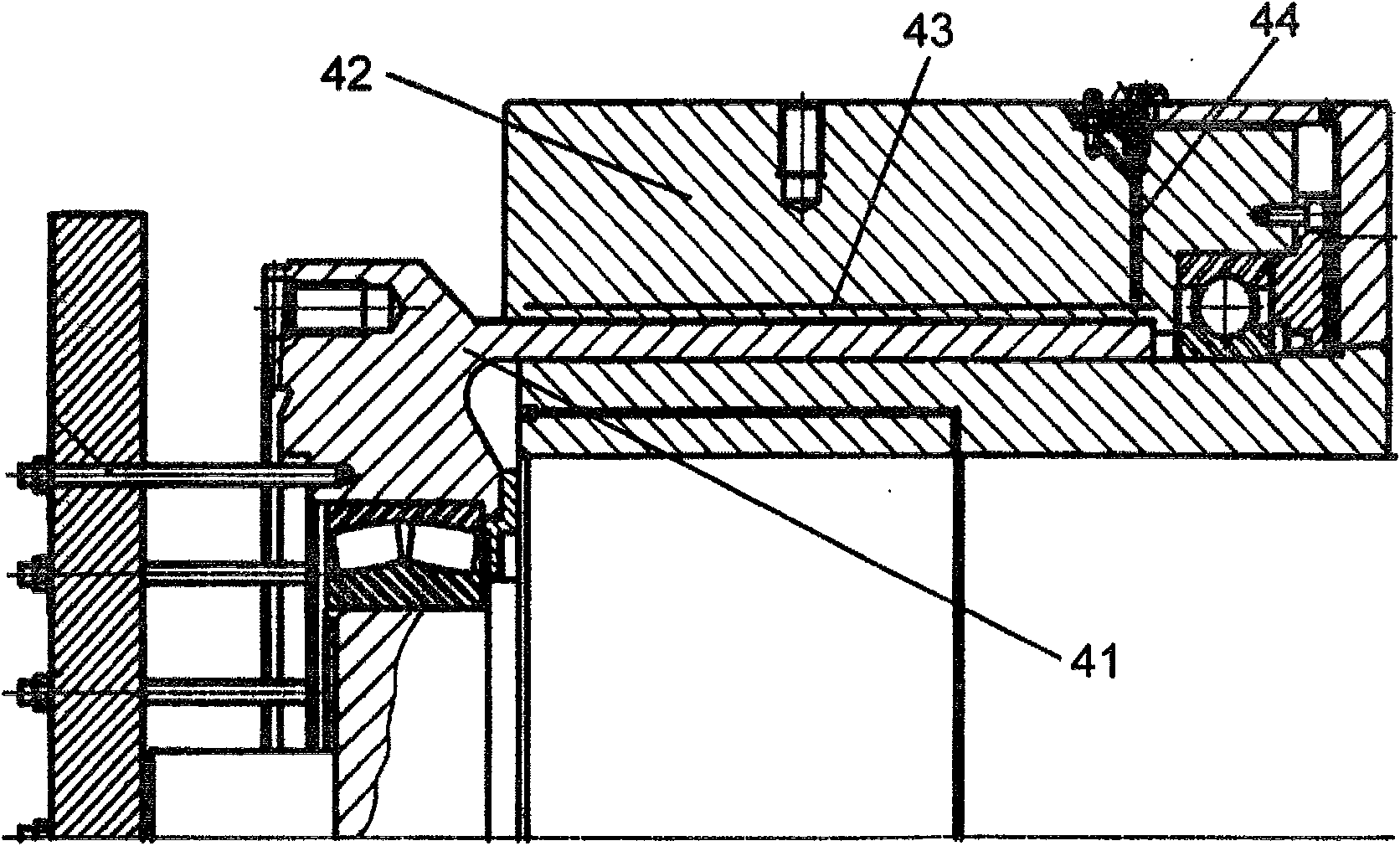 Device and method for disengaging detecting safe coupling of roller mill main axle
