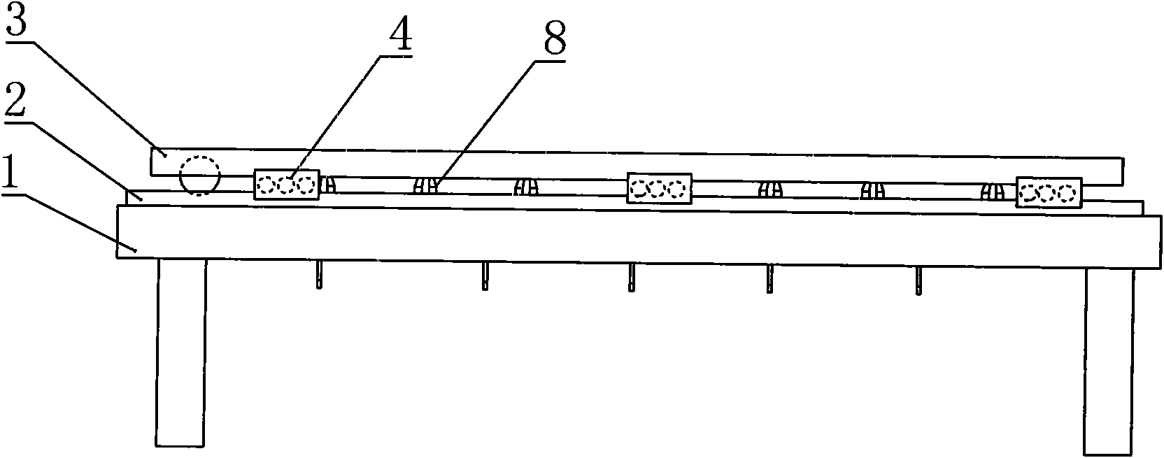 Discharging pulley for insulator injection molding machine