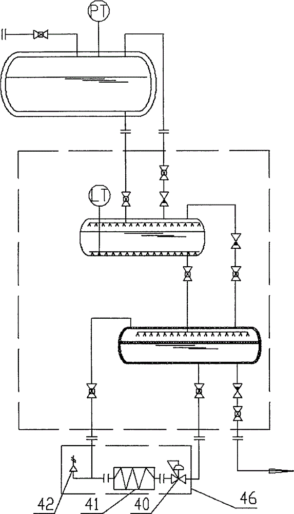Method and apparatus for displacement type pressure conveying of low-temperature liquefied gas