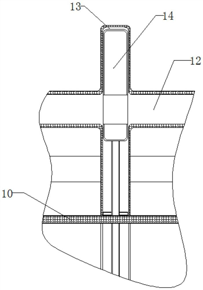 A sandblasting and dust removal device for efficiently grinding the interior of cylindrical auto parts