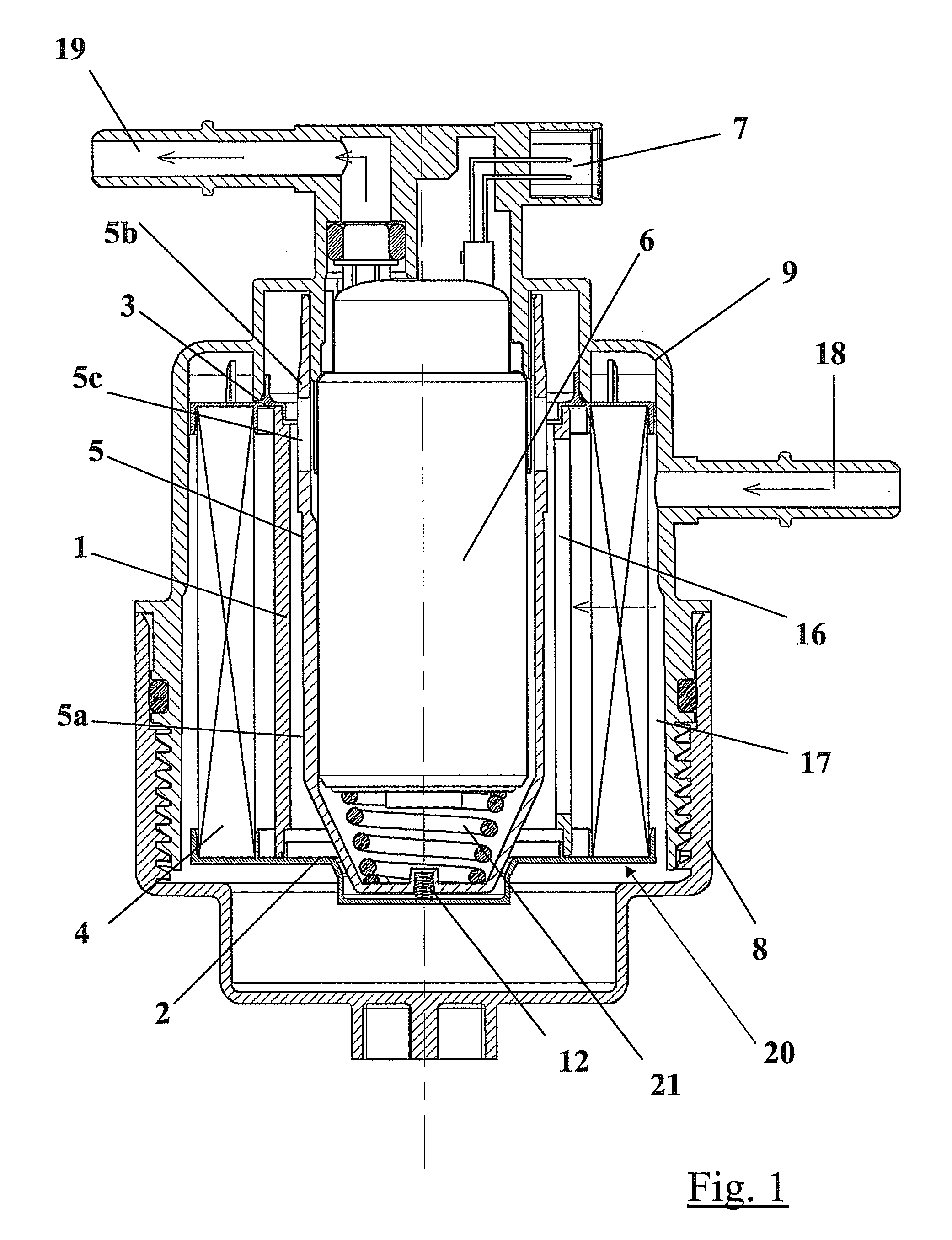 Fuel Filter and Filter Cartridge Allowing the Electrostatic Charges to be Drained Off