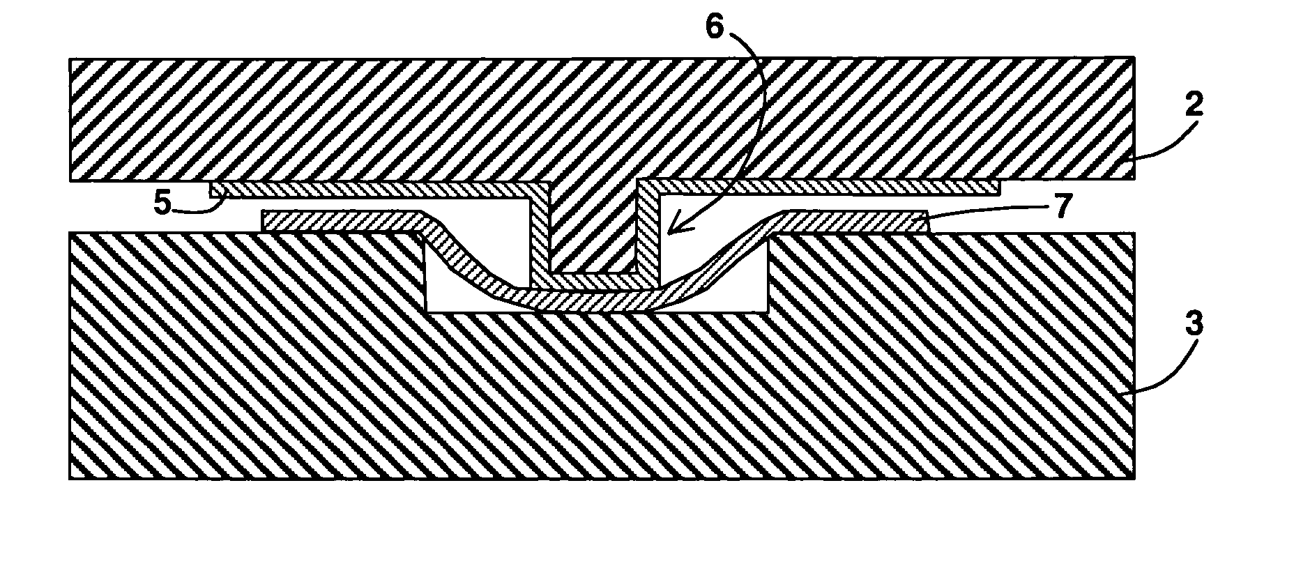 Device for electrical connection between two wafers and fabrication process of a microelectronic component comprising such a device