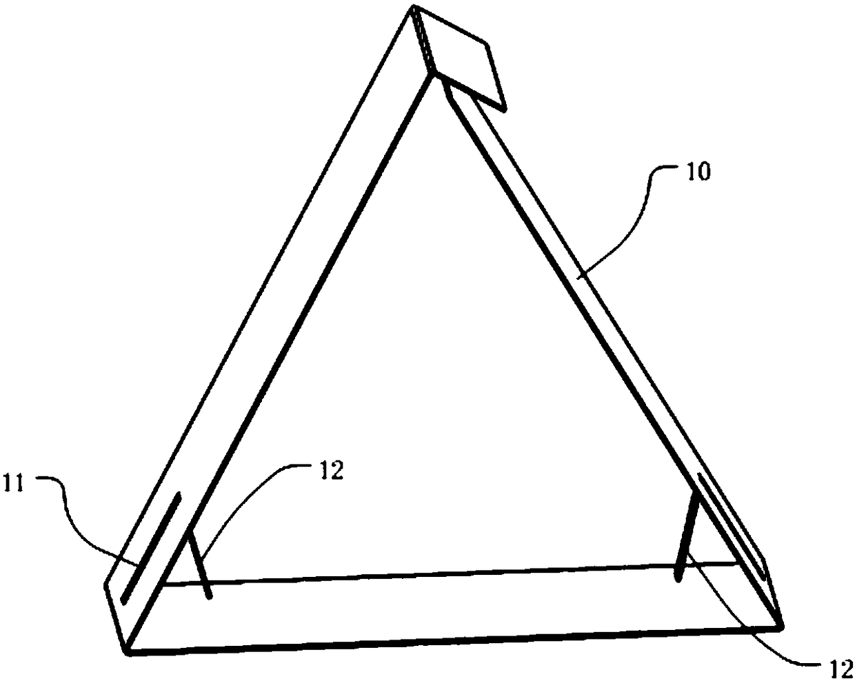 Folded plate type triangular trapper