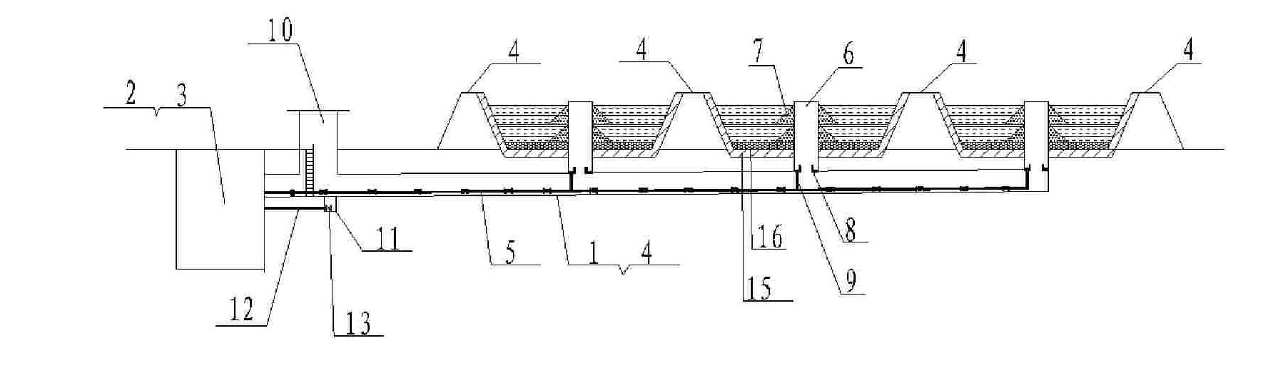 Drainage water diffluence method for dry red mud disposal and drainage water diffluence structure thereof