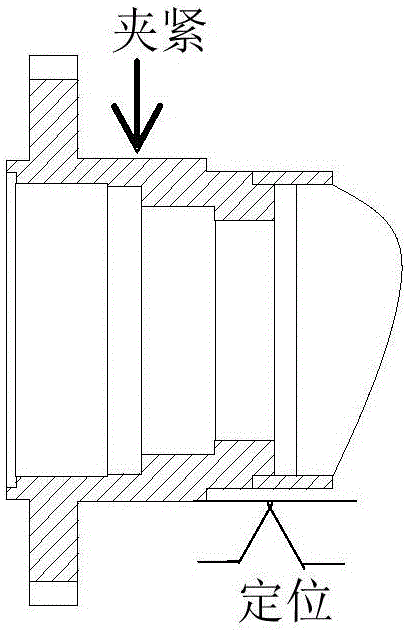 Method for synchronously machining flange plates at two ends of rear axle housing welding assembly