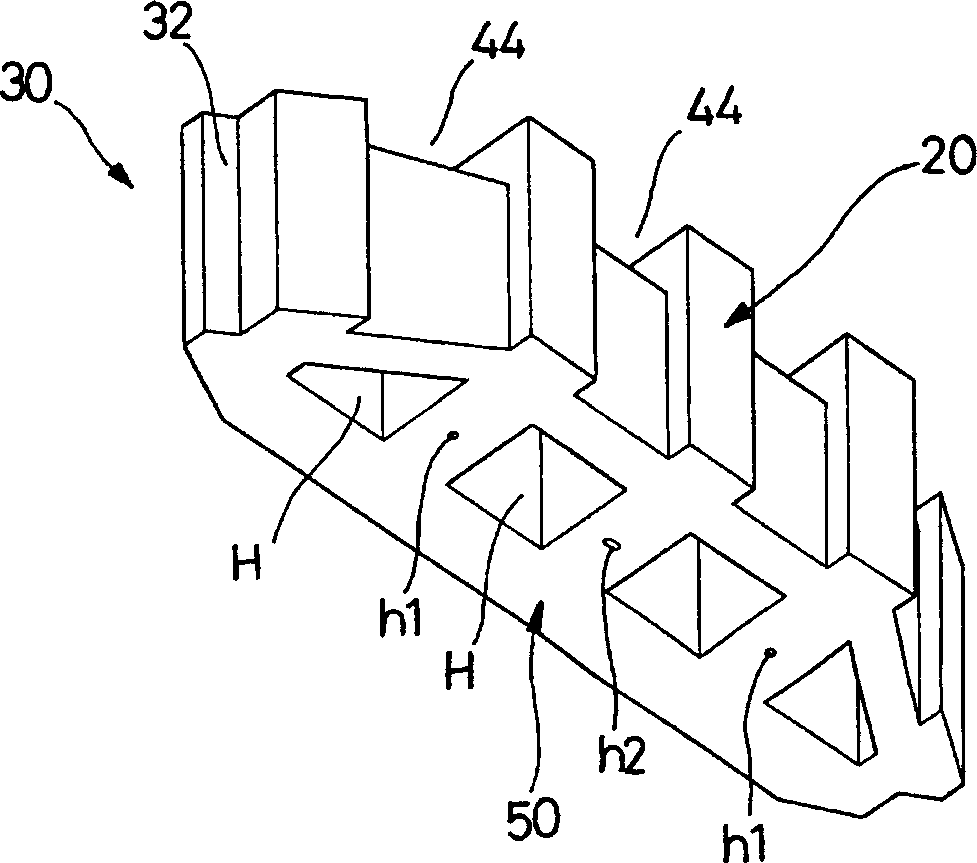 Block for constructing retaining wall, prefabricated reinforced retaining wall constructed using the block and construction method of the prefabricated reinforced retaining wall