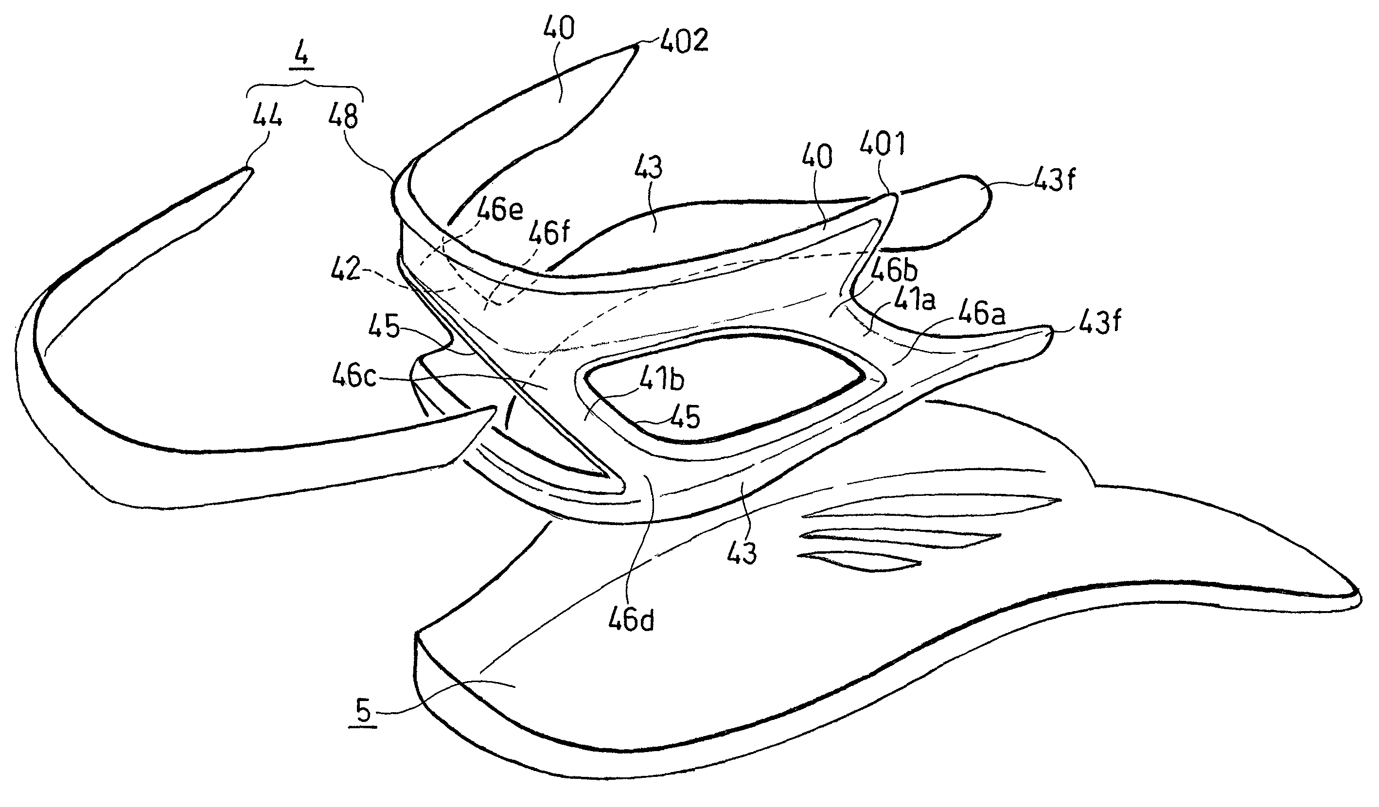 Athletic shoe with heel counter for maintaining shape of heel section