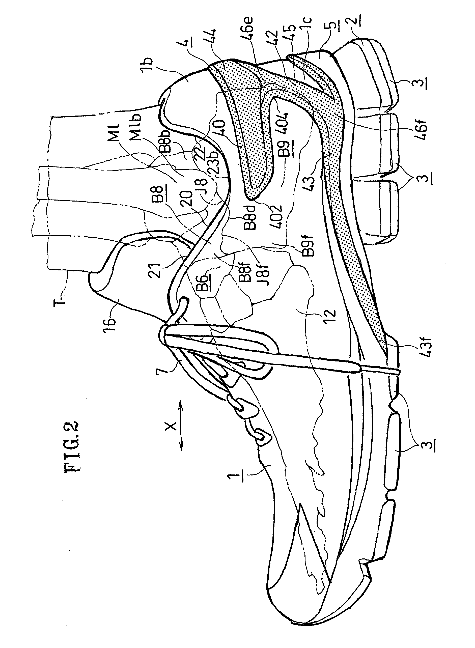Athletic shoe with heel counter for maintaining shape of heel section