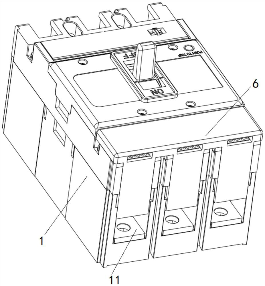 Molded case circuit breaker with zero flashover device