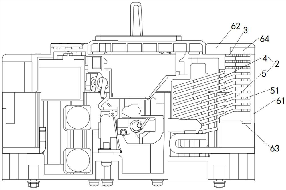 Molded case circuit breaker with zero flashover device