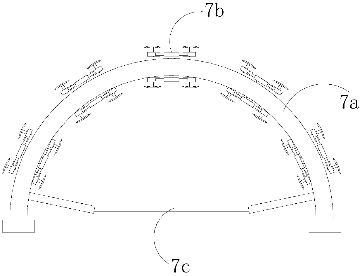 In-place turning throwing type aerobic solid fermentation tank capable of preventing impact and realizing uniform falling