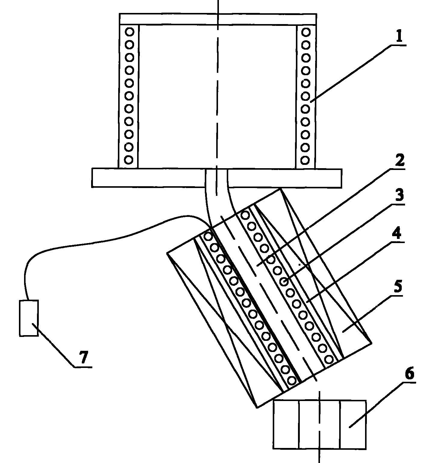 Method and device for preparing semi-solid metal slurry by alternating magnetic field intensifying, overflowing and cooling
