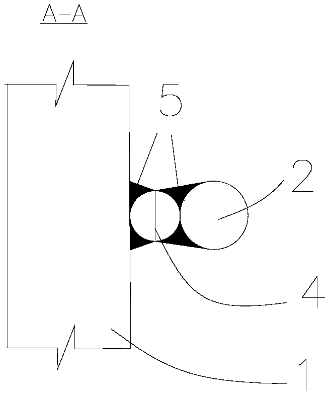 Welding structure and welding method of metal plate and main rib