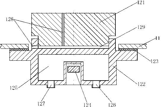 Evaporation coating device and air extracting process thereof