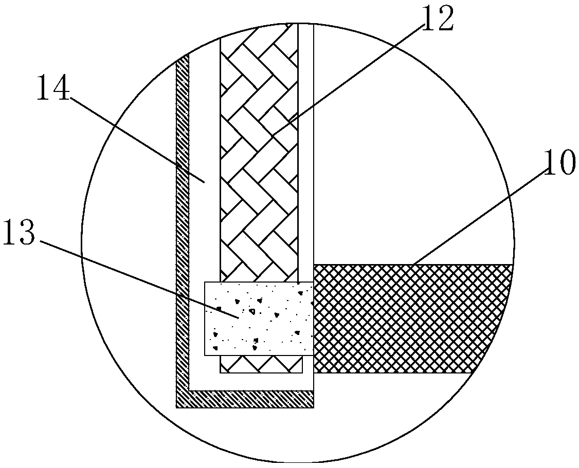 Feed mixing device with anti-blocking structure