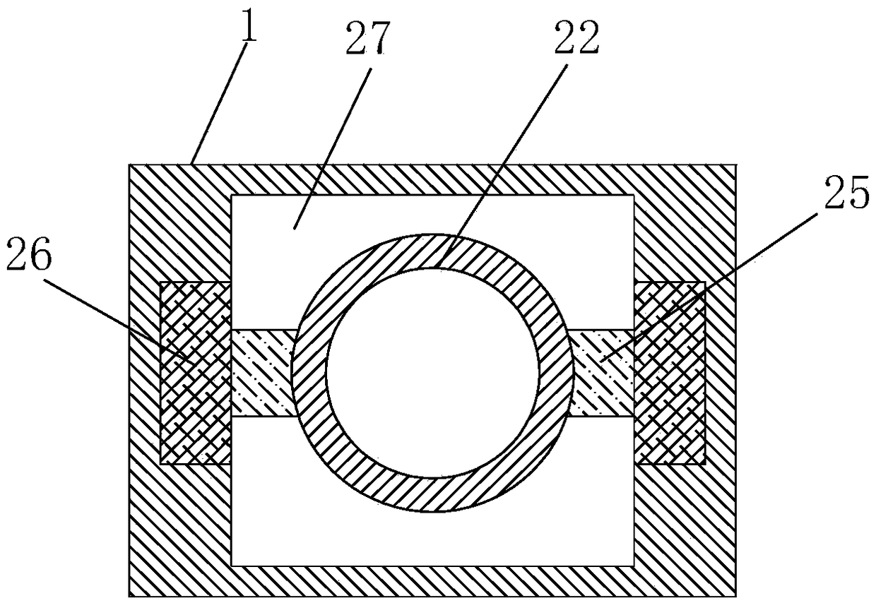 Feed mixing device with anti-blocking structure