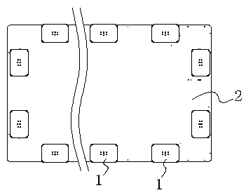 A transmission structure for circularly conveying pallets