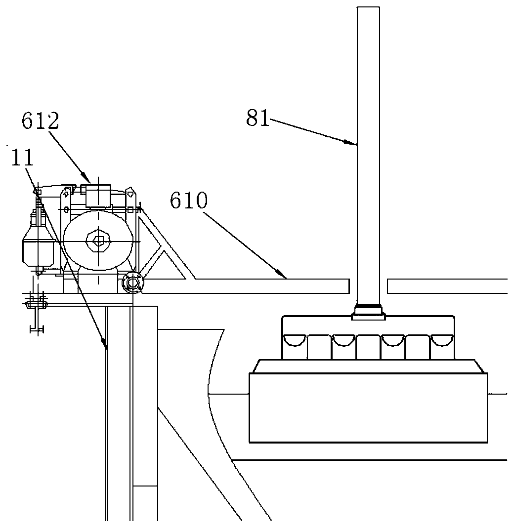 Automatic pole changing system and pole changing method for aluminum electrolytic cell