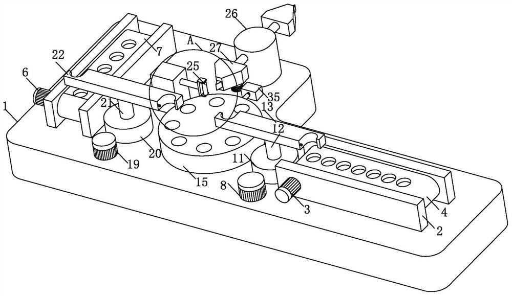 Automatic labeling machine