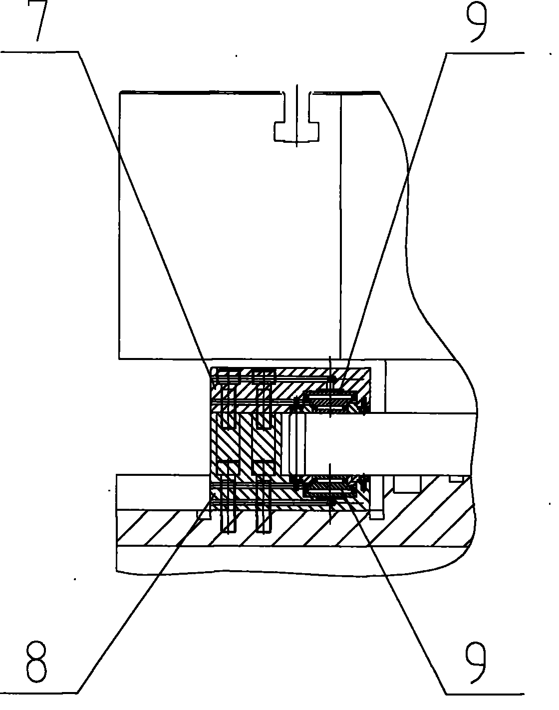 Closed type static pressure turntable and bidirectional piston clamping mechanism thereof