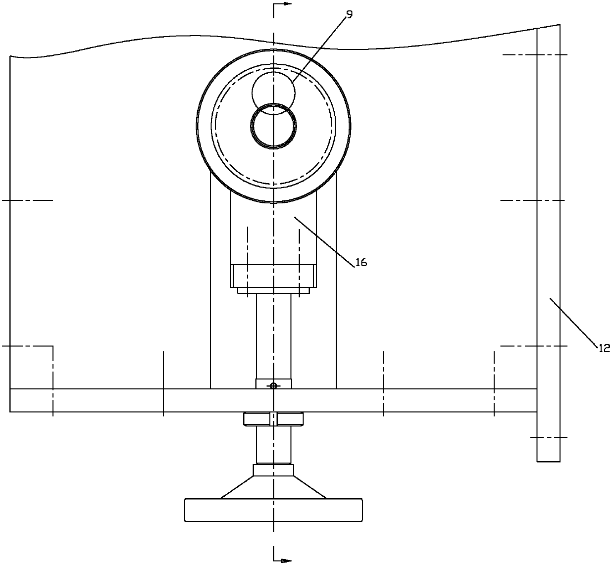 Puncturing synchronous transmission device of paper bag machine