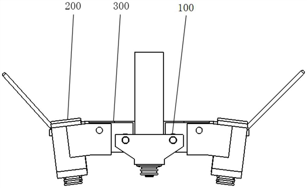 Segmented clamping type all-position pipeline welding trolley walking mechanism