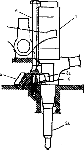 Fixed device of engine fuel oil injector and engines with same