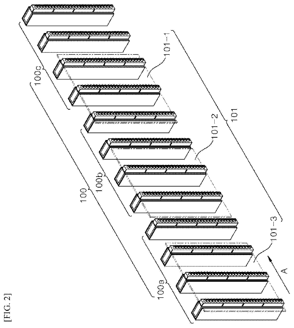 Lateral-type vacuum deposition apparatus, and source block and source assembly for the same