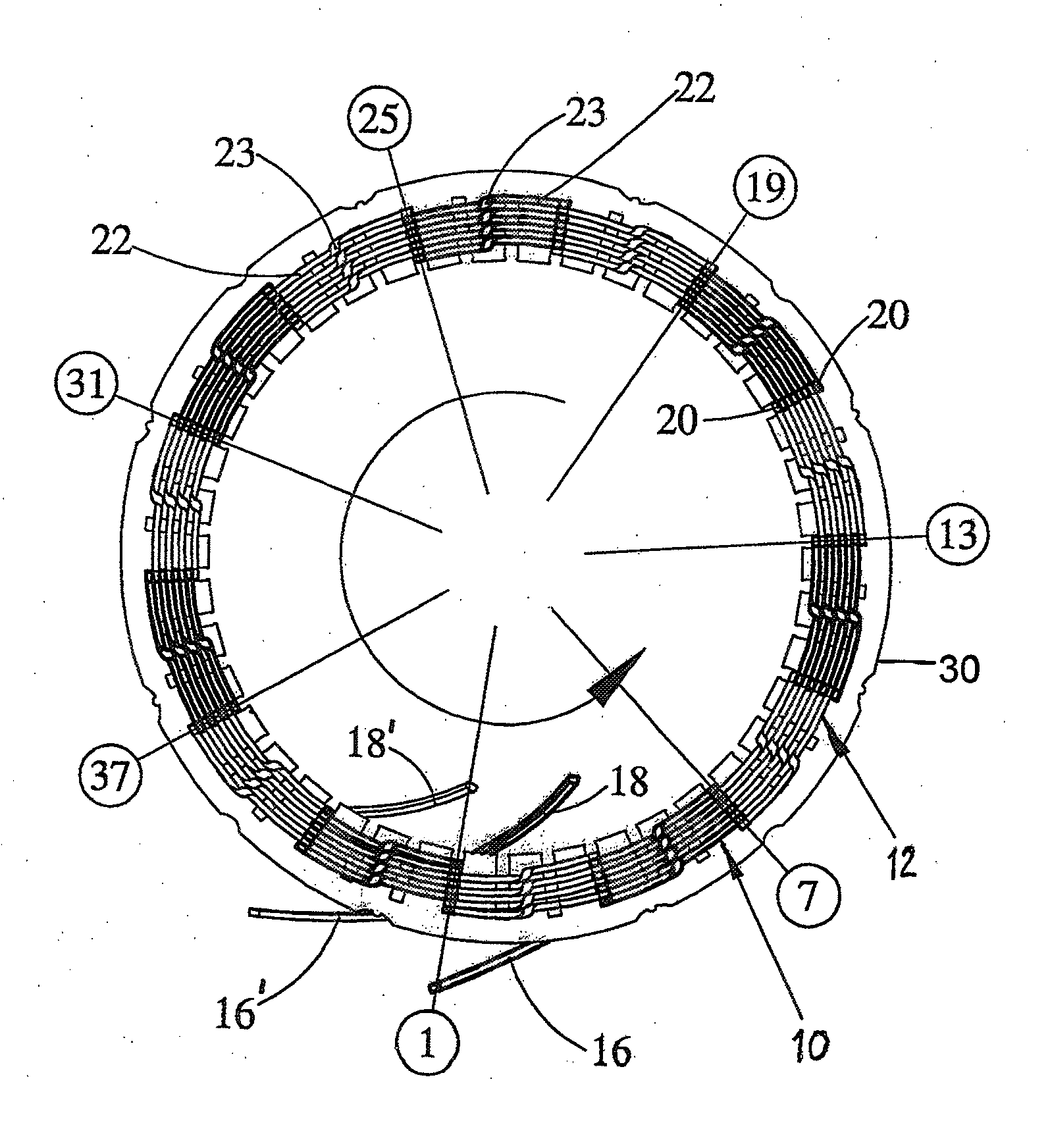 Stator or rotor with interlaced wire groups forming an intertwined wave winding