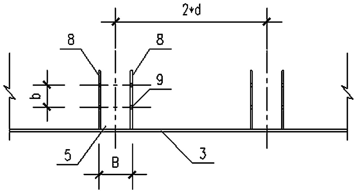 Steel crown beam used for SMW construction method and assembly method thereof