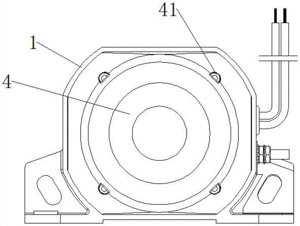 Sound generator with high sound level and manufacturing method thereof